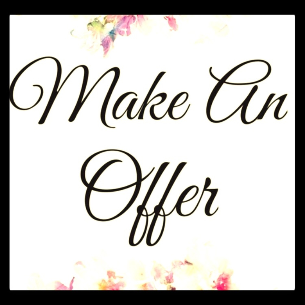 Closet clean out!! Make an offer!!